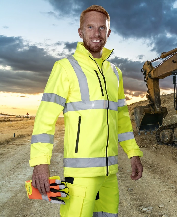 ARDON REF501 Hi-Vis reflexní softshellová bunda 2v1 žlutá v terénu